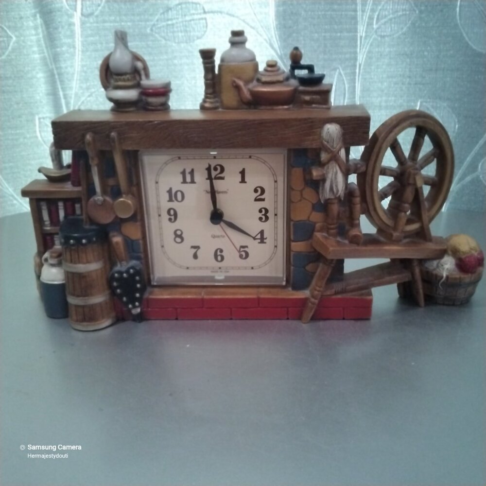 Vintage 1970s Burnwood NEW HAVEN Colonial American Fireplace Quartz Wall Clock